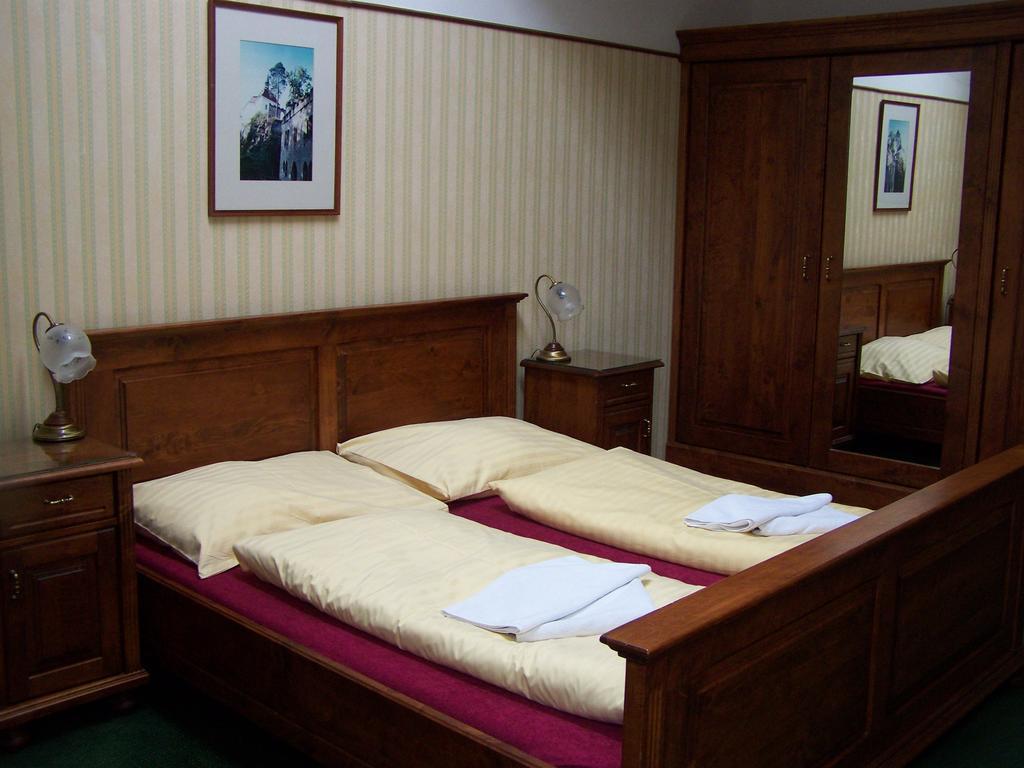 Hotel Pariz Jičín Εξωτερικό φωτογραφία