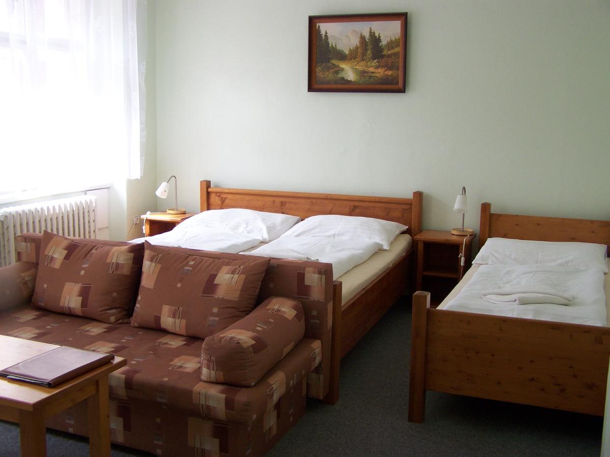 Hotel Pariz Jičín Δωμάτιο φωτογραφία