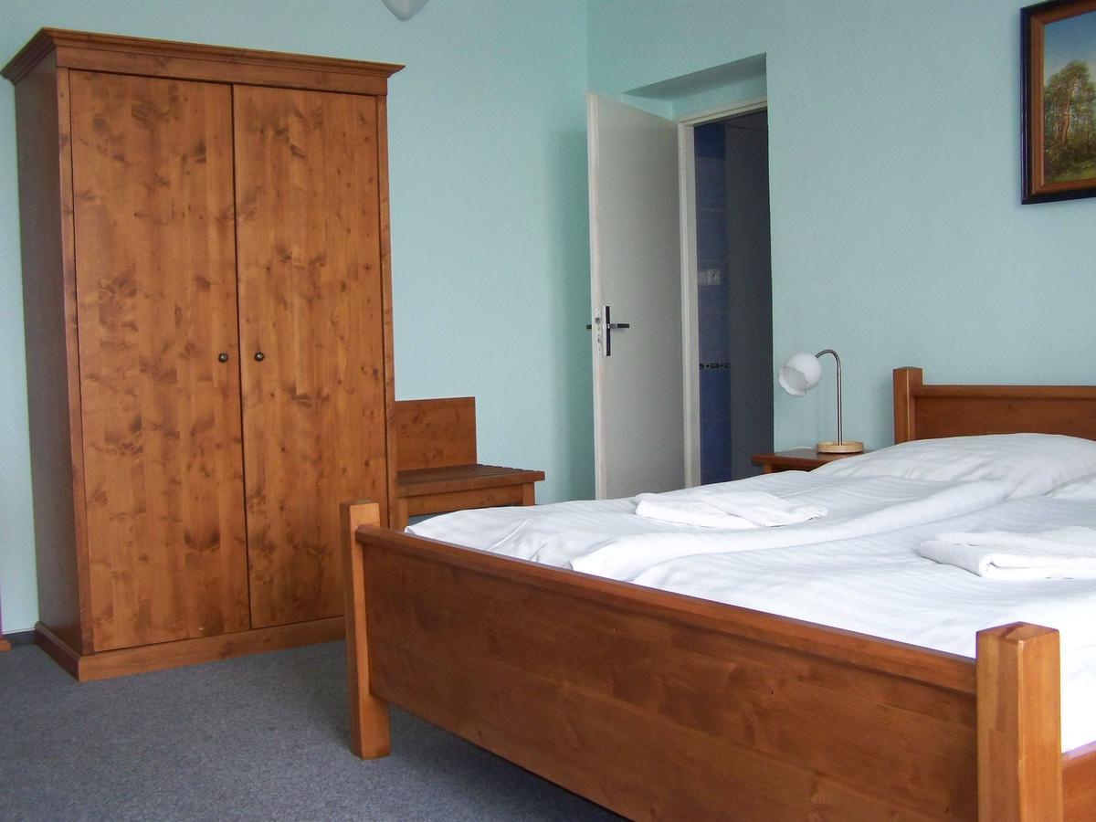 Hotel Pariz Jičín Δωμάτιο φωτογραφία