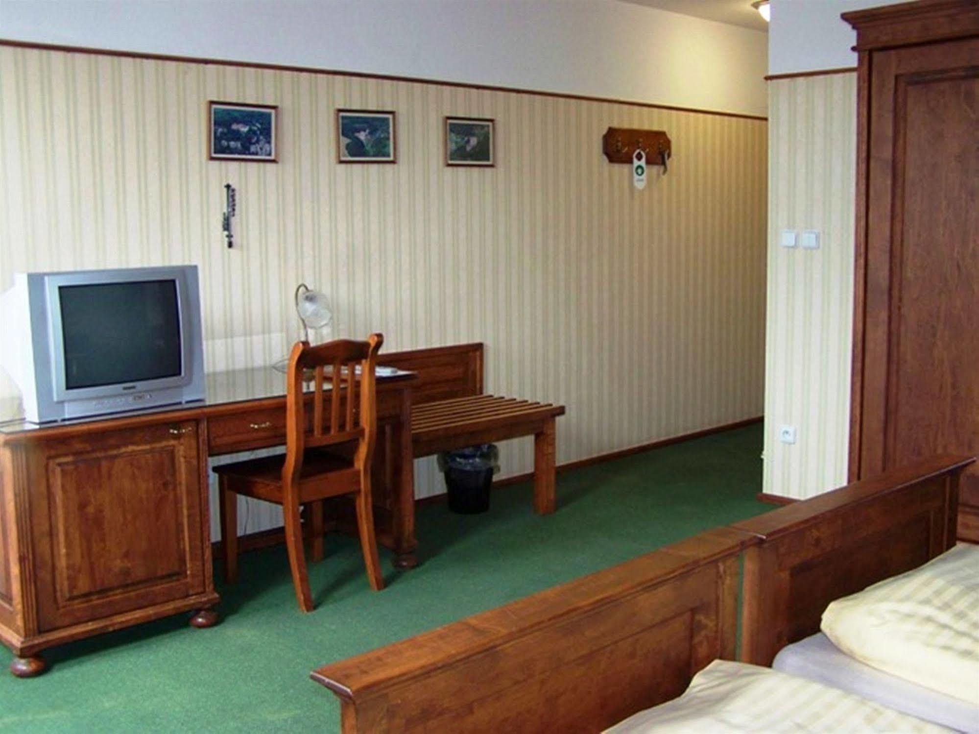 Hotel Pariz Jičín Εξωτερικό φωτογραφία